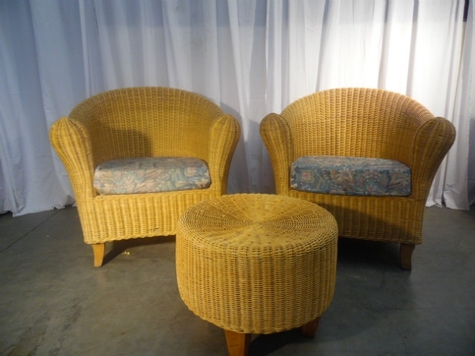 wicker lounge 2 armchairs and 1 stool small damage 