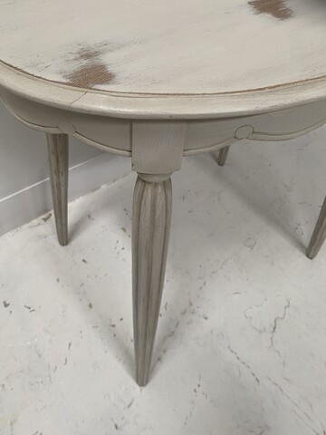 guéridon ovale art déco patiné ceinture  mouvement  . XX siècle .