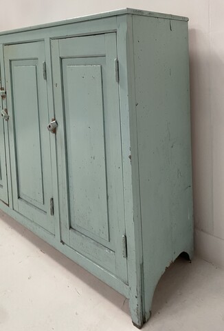 meuble de rangement trois portes patine original plateau bois . XX siècle .