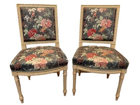 Paire de chaises de style Louis XVI en hêtre laqué . XX siècle .