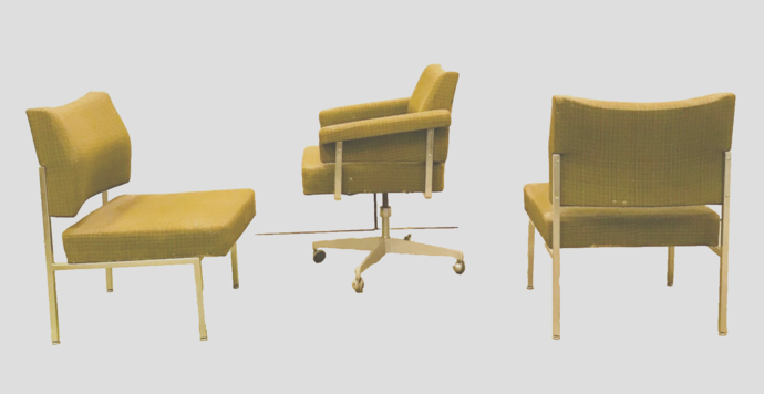 paire de chaises et fauteuil vintage recouvrement tissus . XX siècle .