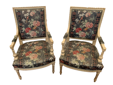 Paire de fauteuils de style Louis XVI en hêtre laqué blanc . XX siècle .