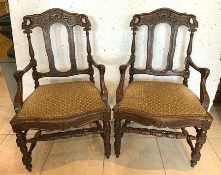 Paire de fauteuils des Flandres en chêne massif XIX siècle