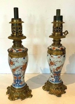 Paire de lampe en porcelaine de chine piétement en bronze ciselé XIX siècle