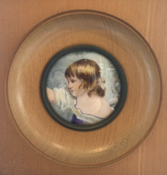 Portrait en miniature d'une jeune femme XX siècle