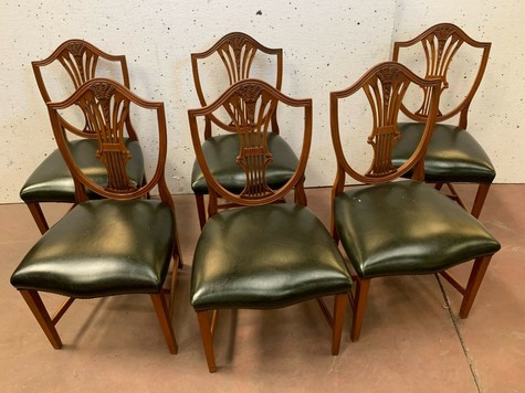 Suite de six chaises en bois naturel Model aux épis de blé XX siècle