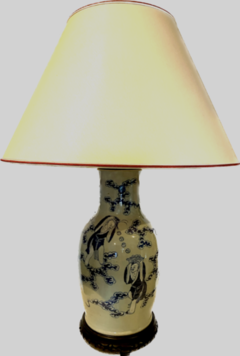 Vase monté en lampe Porcelaine a décor chinoisant XX siècle