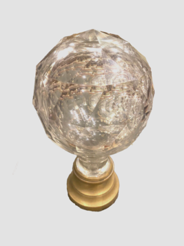  Vous en avez un à vendre ? Vendez le vôtre boule d'escalier en cristal taillé . XX siècle .