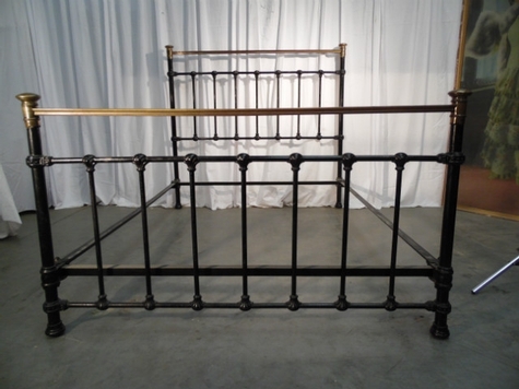 bed iron black