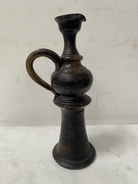 Aiguière en grès émaillé signé Jean Marais provenance Vallauris . XX siècle .