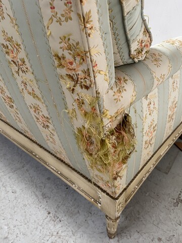 Banquette boudoir de style Louis XVI hêtre patine à l'antique . XX siècle .
