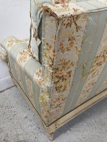 Banquette boudoir de style Louis XVI hêtre patine à l'antique . XX siècle .