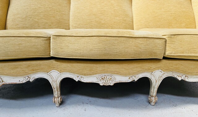 Banquette de style Louis XV bois hêtre patin à l'antique à cousins . XIX siècle.