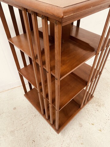 bibliothèque tournante en noyer massif estampille de G Lancelin . XX siècle .