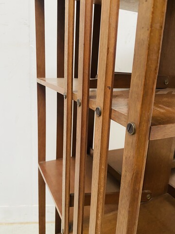 bibliothèque tournante en noyer massif estampille de G Lancelin . XX siècle .