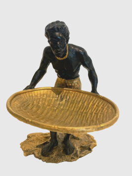bronze sujet le porteur avec panier tresser en bronze double patine . XXsiècle .