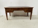 bureau double face à tirette latéral en placage acajou dessus cuir . XIX siècle.
