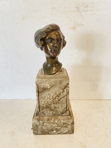 buste de femme par Lucien Lafaye en bronze patine brune . XX siècle .