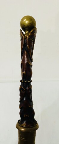 canne à décor africain en os et boule en bronze fut bambou . XX siècle .