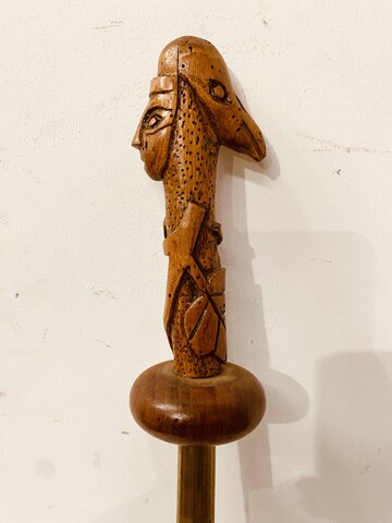 canne à décor de l'aigle et le masque fut bambou . XX siècle .