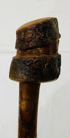 canne le vieil homme au long nez en bois de noisetier . XX siècle .