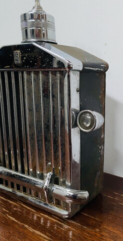 carafe à whisky et boite à musique Rolls Royce . XX siècle .