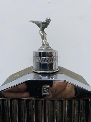 carafe à whisky et boite à musique Rolls Royce . XX siècle .