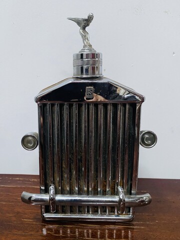 carafe à whisky et boite à musique Rolls Royce . XX siècle .