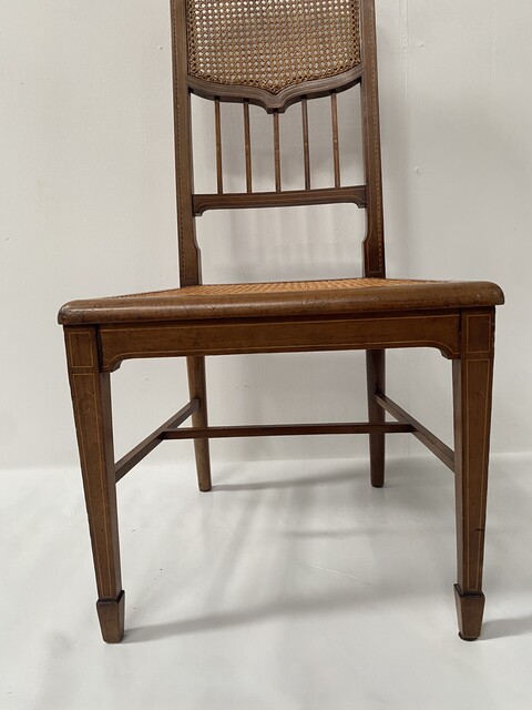 chaise d'appoint époque art déco en bois clair et marqueterie . XX siècle .