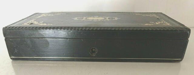 Coffret Napoléon III en bois noirci et marqueterie de laiton gravé