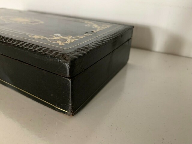 Coffret Napoléon III en bois noirci et marqueterie de laiton gravé