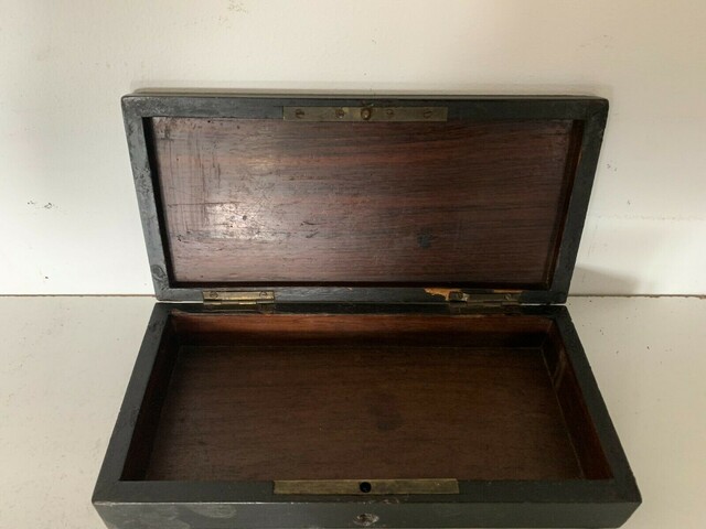 Coffret Napoléon III en bois noirci et marqueterie de laiton gravé