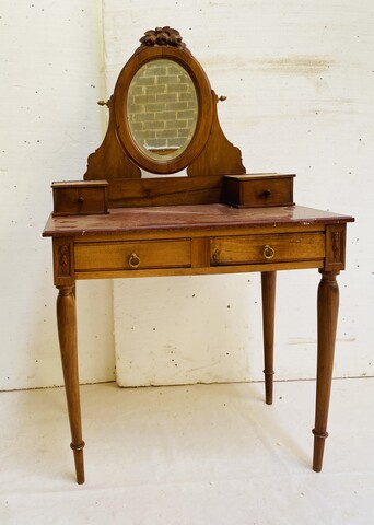 coiffeuse en noyer massif plateau en marbre rouge griotte . XX siècle .