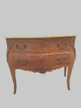 commode de style louis XV dessus marbre trois tiroirs en façade . XX siècle .