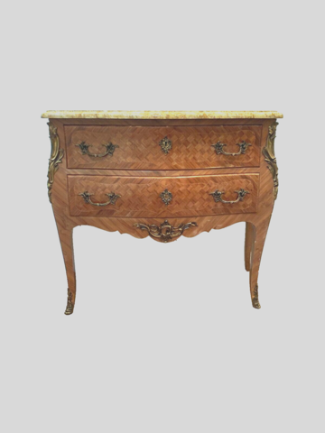 commode de style louis XV dessus marbre trois tiroirs en façade . XX siècle .