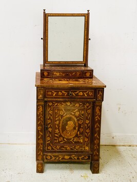 confiturier Hollandais avec petite coiffeuse à miroir pivotant . XIX siècle .
