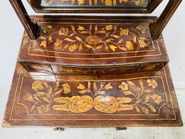 confiturier Hollandais avec petite coiffeuse à miroir pivotant . XIX siècle .