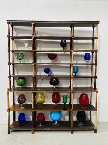 deux corps vitrine ouverte huit étagères de décor . XX siècle .