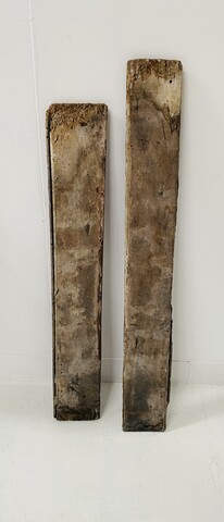 éléments de Cheminée époque Louis XV en Fresnes . XV siècle .