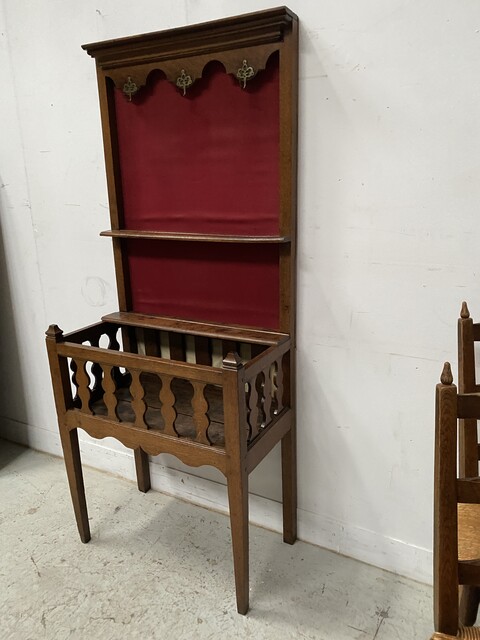  etimier picard louis XV bois naturel finement sculptée bon état . XVIII siècle.