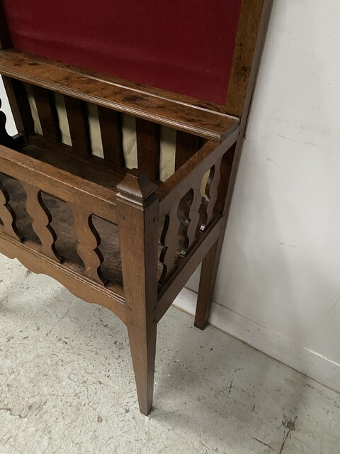  etimier picard louis XV bois naturel finement sculptée bon état . XVIII siècle.