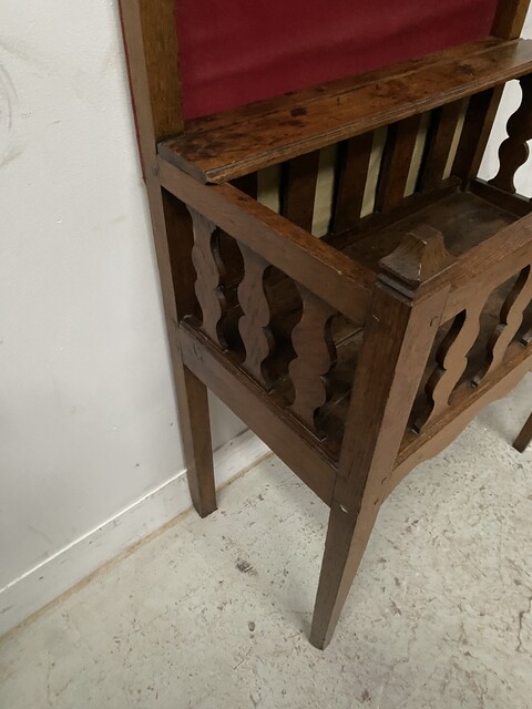  etimier picard louis XV bois naturel finement sculptée bon état . XVIII siècle.