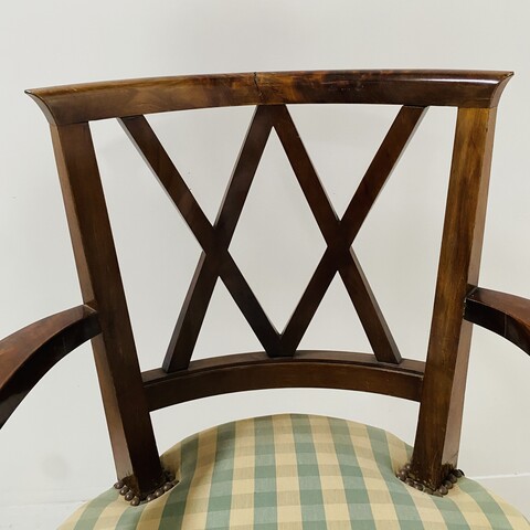 fauteuil art déco en acajou massif garniture tissus . XX siècle .