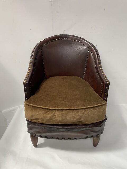 fauteuil club art déco assises tissus dossier recouvrement cuir . XX siècle .