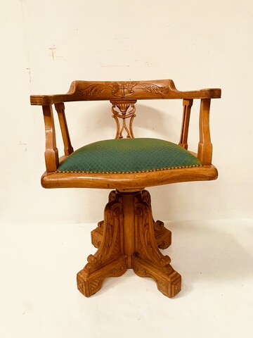 fauteuil de bateau demi rond pivotant en noyer massif assise tissus . XX siècle.