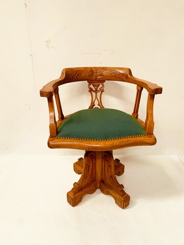 fauteuil de bateau demi rond pivotant en noyer massif assise tissus . XX siècle.