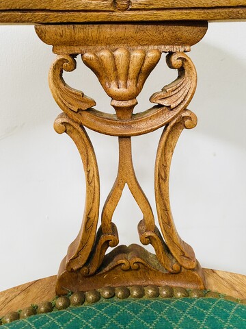 fauteuil de bateau demi rond pivotant en noyer massif assise tissus . XX siècle.