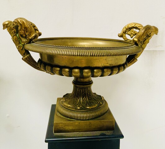 garniture de cheminée en bronze et marbre noir sujet Pythagore . XIX siècle .