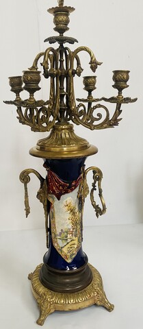 garniture de cheminée en faïence polychrome à décor de paysage . XX siècle .