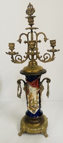 garniture de cheminée en faïence polychrome à décor de paysage . XX siècle .